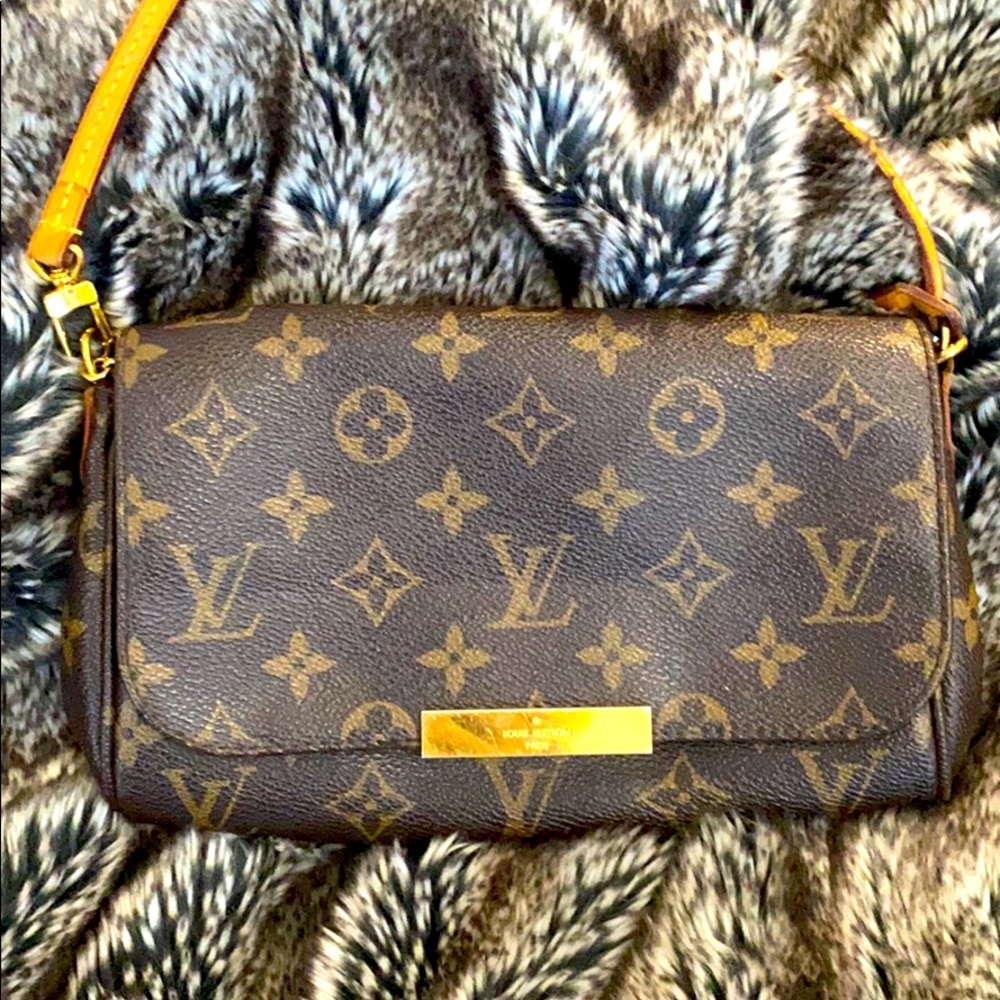 **Louis Vuitton Favorite PM